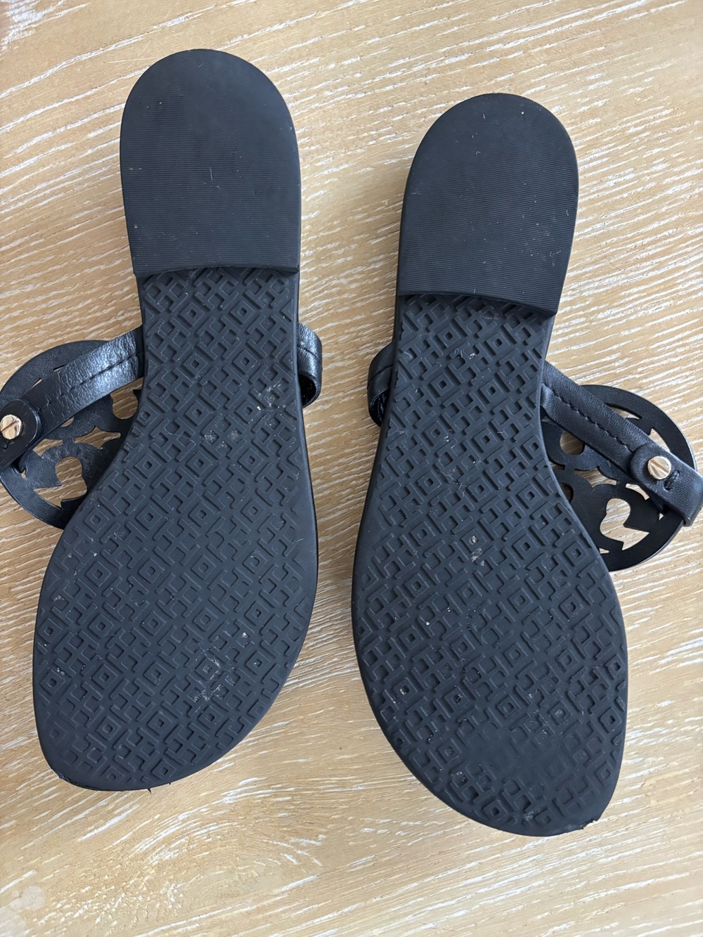 Tory Burch Black Leather Logo Thong Sandals - Picture 2 of 2
